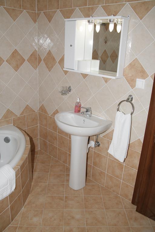 Elanthi Hostel كاستوريا المظهر الخارجي الصورة