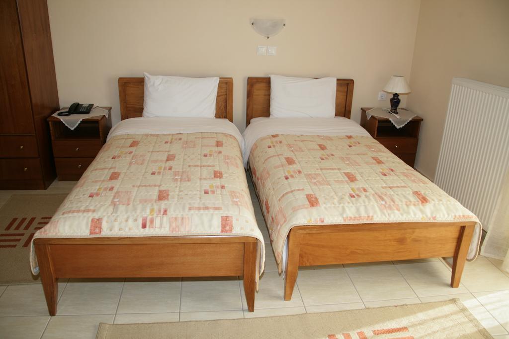 Elanthi Hostel كاستوريا الغرفة الصورة