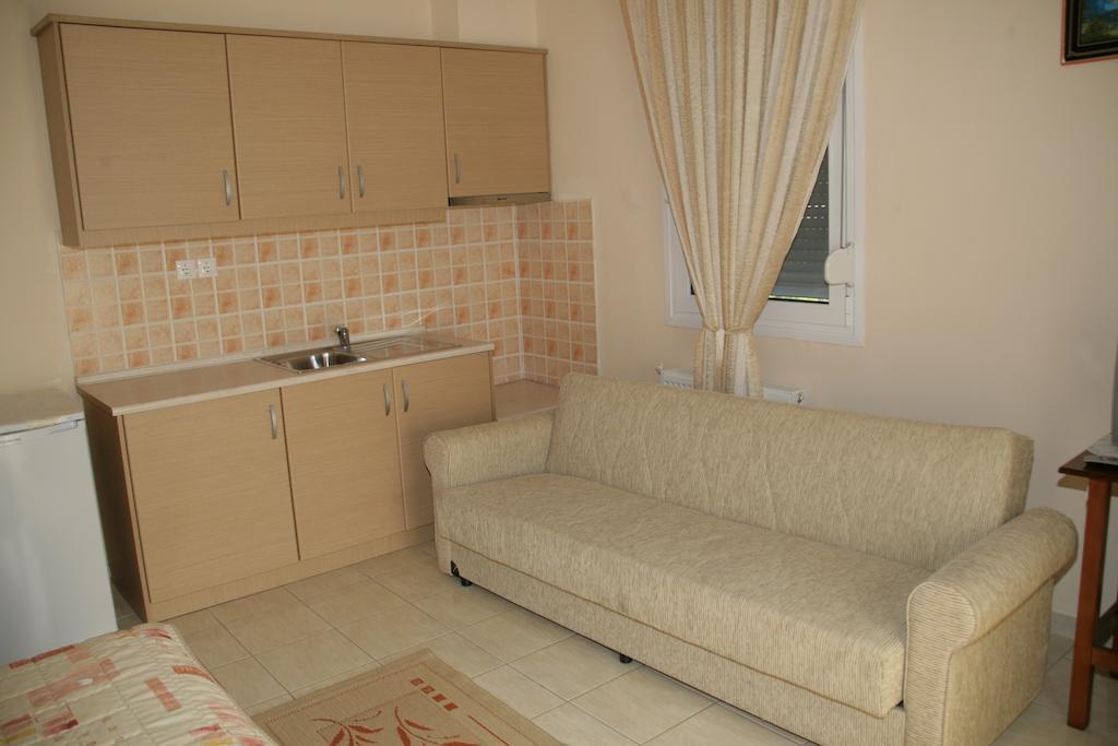 Elanthi Hostel كاستوريا المظهر الخارجي الصورة